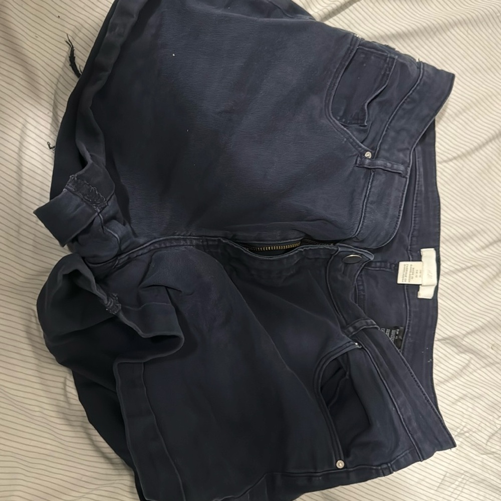 H&M women’s shorts size 12 navy blue w/ a bit of fraying
